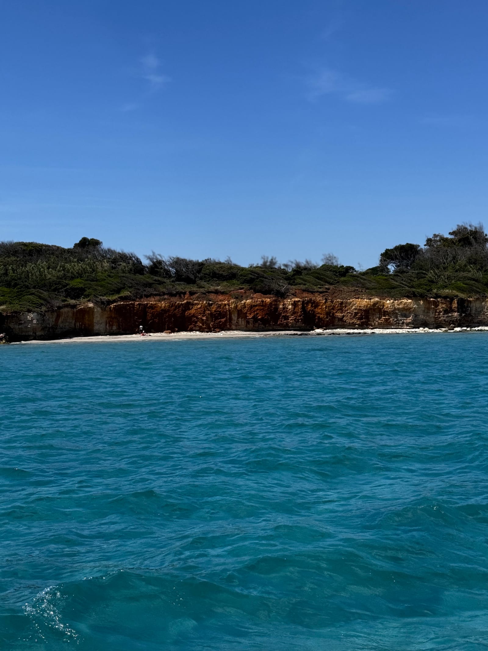 Paesaggio costiero di Otranto visto dal mare, escursione Nord NTO Boat Tours