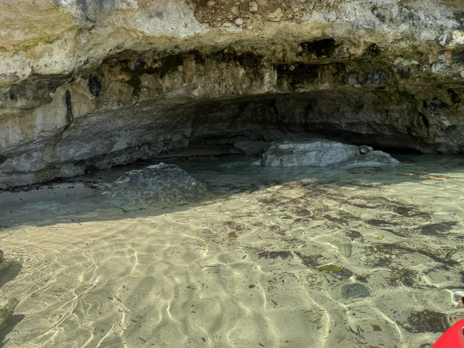 Paesaggio costiero di Otranto visto dal mare, escursione Nord NTO Boat Tours