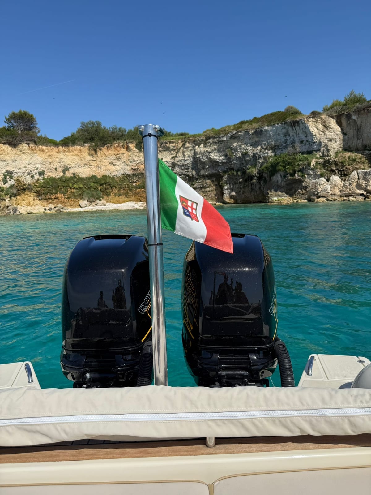Baia Morrone, insenatura tra le falesie